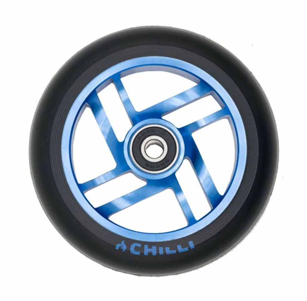 Chilli Pro Scooter Ersatzrolle Wheel Izzy-Sky 110mm Black PU / Blue Core