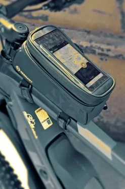 SKS Oberrohrtasche Explorer Smart Mit Abnehmbarem Smartphonefach 8 SKS Oberrohrtasche Explorer Smart Mit Abnehmbarem Smartphonefach -Fahrradzubehör Verkäufe 2023 SKS Oberrohrtasche Explorer Smart schwarz 11526 4002556897994 c